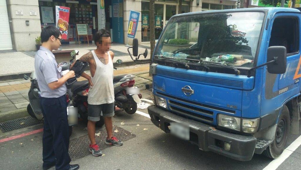 併排停車行為，罰則也由1200元增至2400元