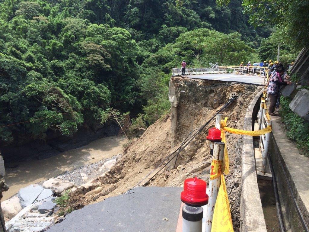 預計8月 21日將先行完成鋼構便橋，供當地居民單線通行